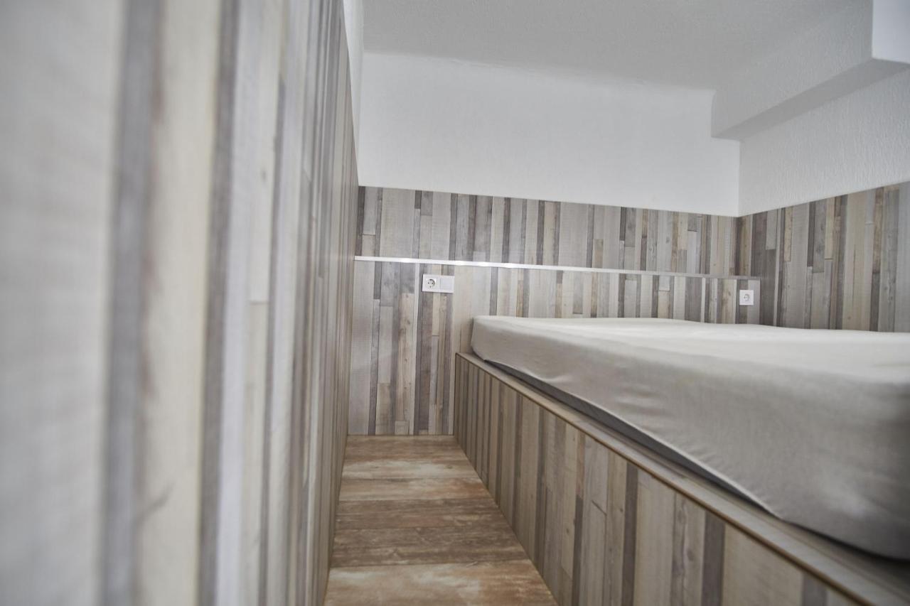 Km33 Apartments - Budapest - Hostaid Екстериор снимка