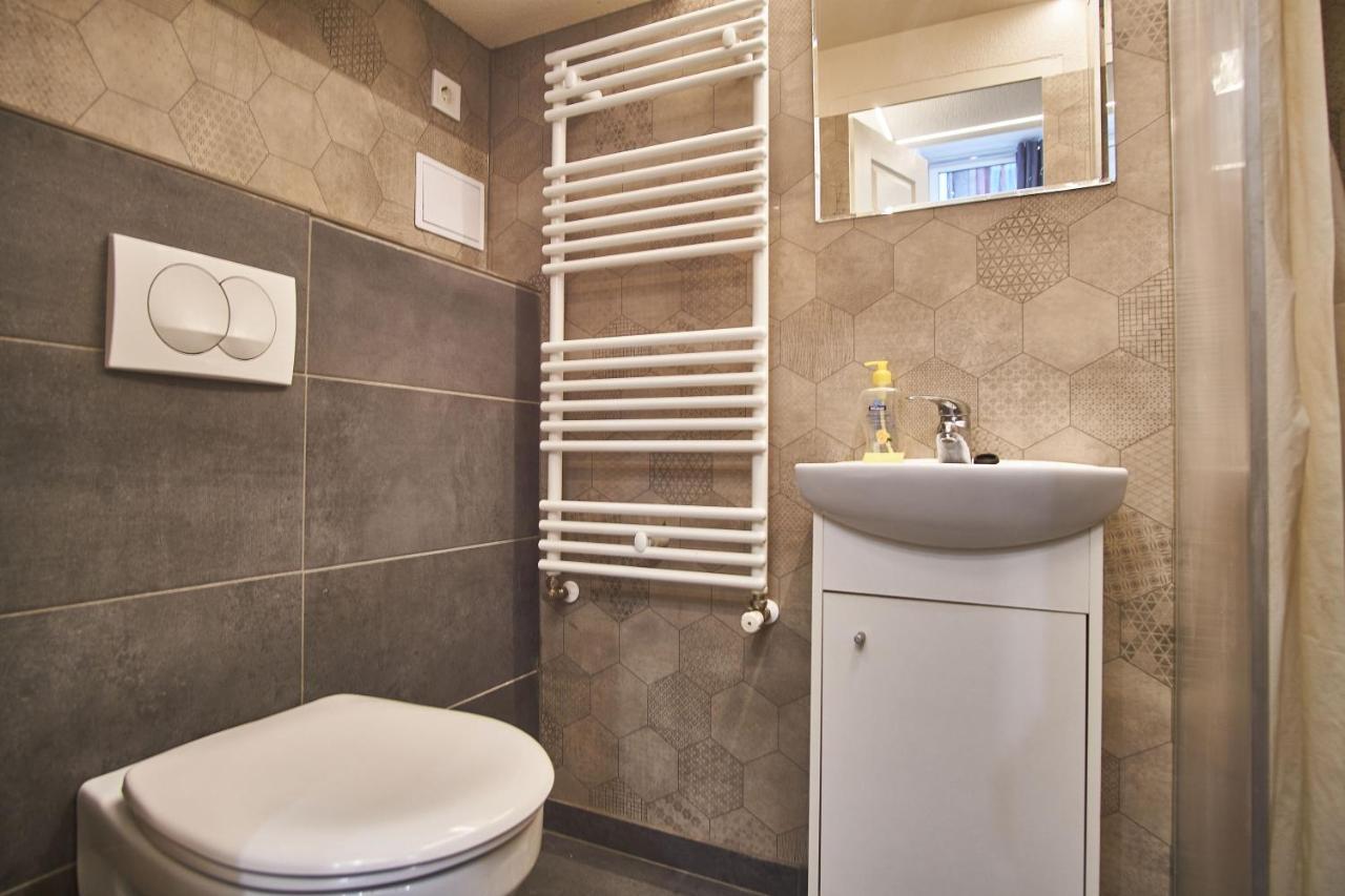 Km33 Apartments - Budapest - Hostaid Екстериор снимка